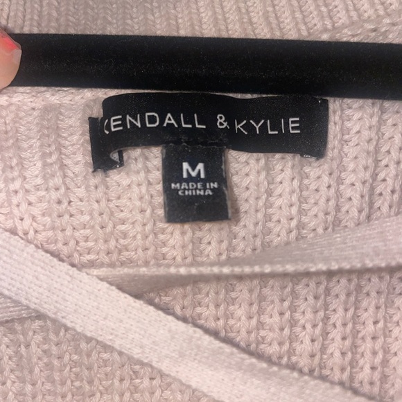 medium blush pink kendall and kylie cropped sweater - Picture 3 of 5